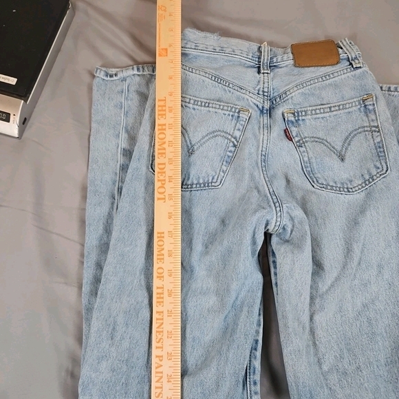 Levi's Light Blue Straight Leg Jeans - Picture 2 of 6